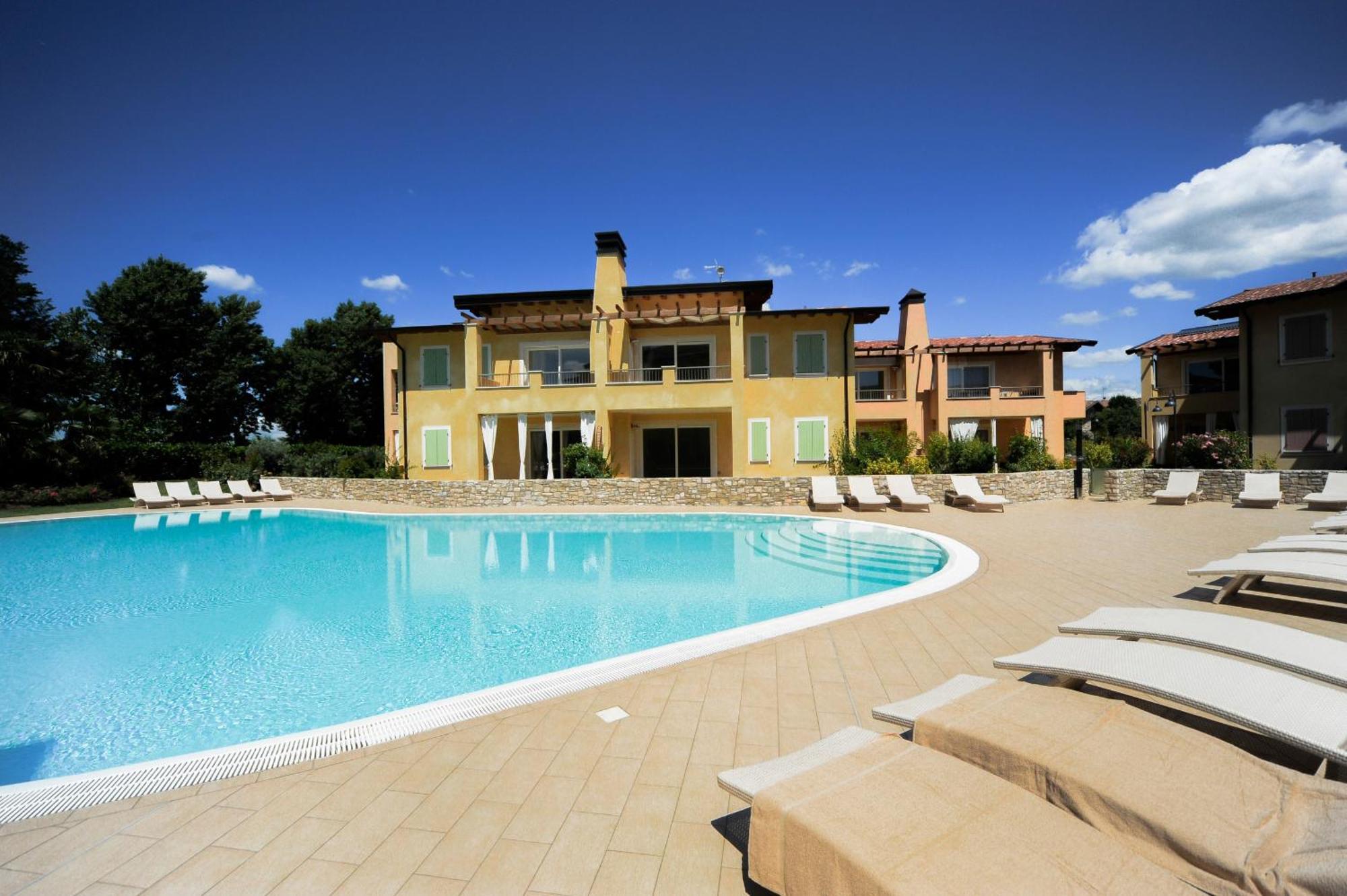 Le Corti Caterina Apartments With Pool By Wonderful Italy Desenzano del Garda Exterior foto